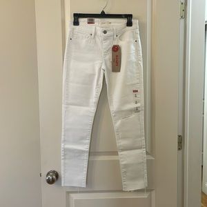 Levi’s women’s 711 skinny jeans, size 27 white, distressed